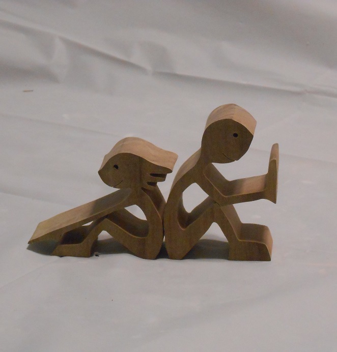 Wood Dad and Girl Statuette